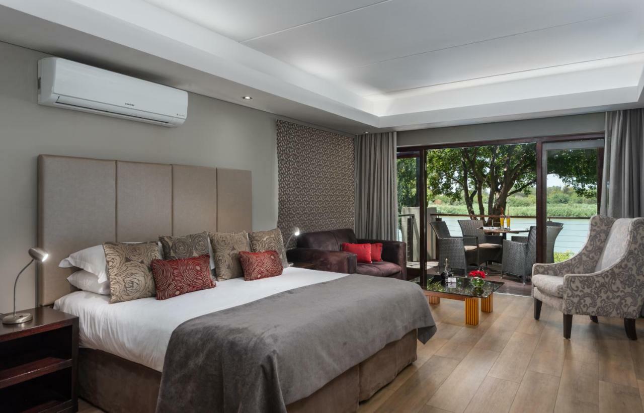 River Place Manor Ъпингтън Екстериор снимка