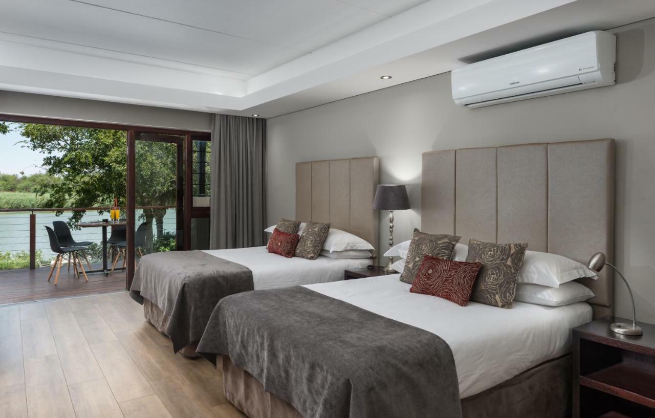 River Place Manor Ъпингтън Екстериор снимка